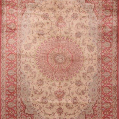 Tapis en soie Qom Iran